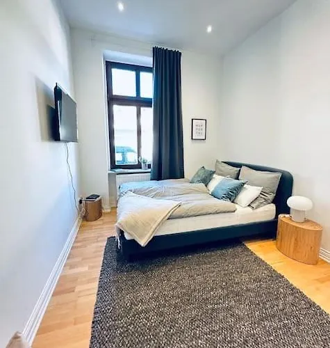 In Elberfeld - Naehe Dus & Dortmund & Koeln & Essen Βούρπεταλ